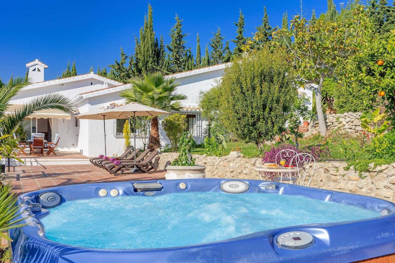 Private Heated Pool, Jacuzzi & 1225M2 Garden In Villa Cipreses Фрихилиана Экстерьер фото