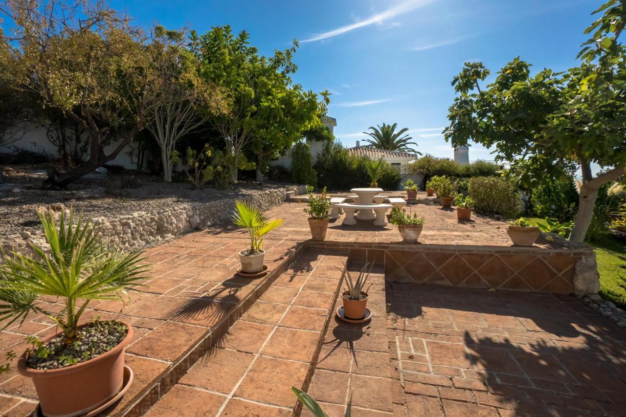 Private Heated Pool, Jacuzzi & 1225M2 Garden In Villa Cipreses Фрихилиана Экстерьер фото