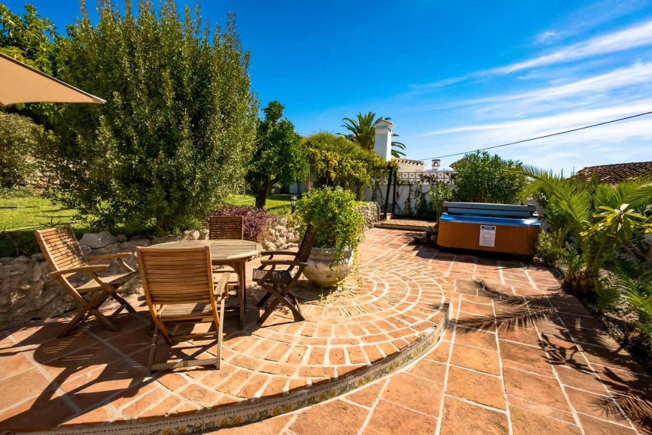 Private Heated Pool, Jacuzzi & 1225M2 Garden In Villa Cipreses Фрихилиана Экстерьер фото