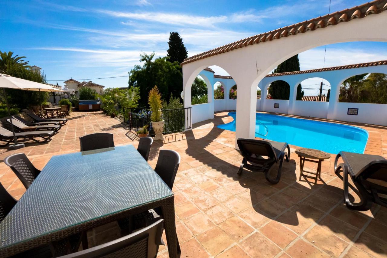 Private Heated Pool, Jacuzzi & 1225M2 Garden In Villa Cipreses Фрихилиана Экстерьер фото