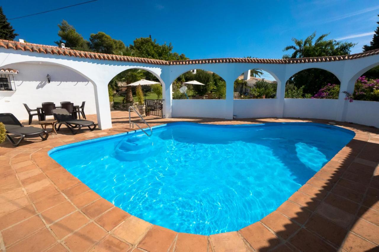 Private Heated Pool, Jacuzzi & 1225M2 Garden In Villa Cipreses Фрихилиана Экстерьер фото