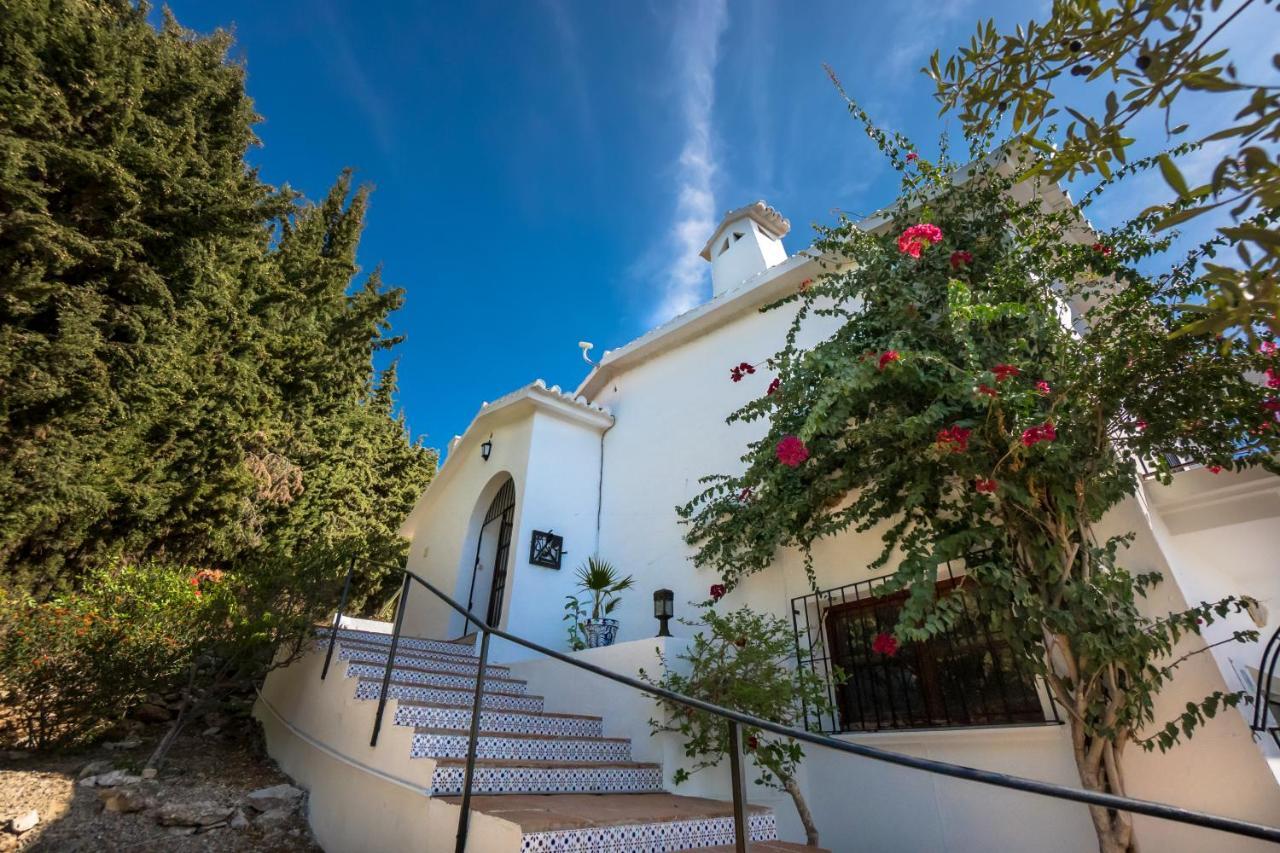 Private Heated Pool, Jacuzzi & 1225M2 Garden In Villa Cipreses Фрихилиана Экстерьер фото