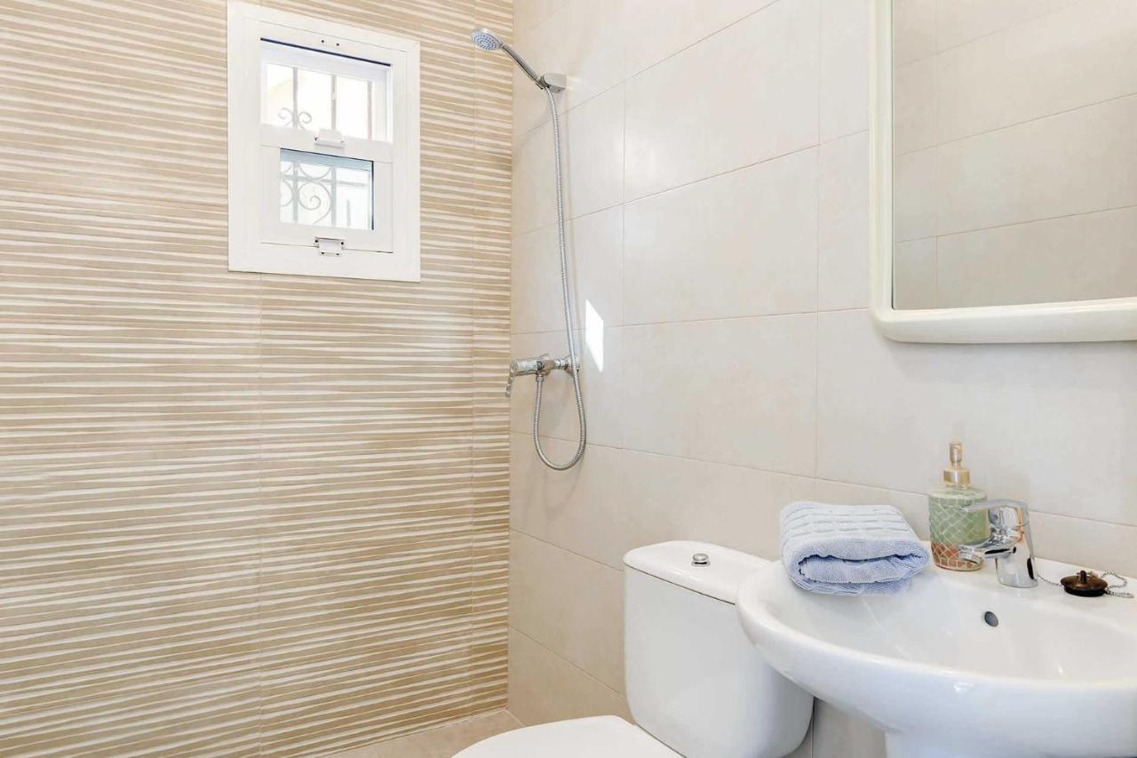 Private Heated Pool, Jacuzzi & 1225M2 Garden In Villa Cipreses Фрихилиана Экстерьер фото