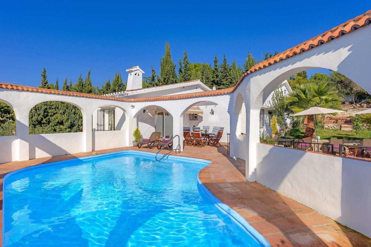 Private Heated Pool, Jacuzzi & 1225M2 Garden In Villa Cipreses Фрихилиана Экстерьер фото